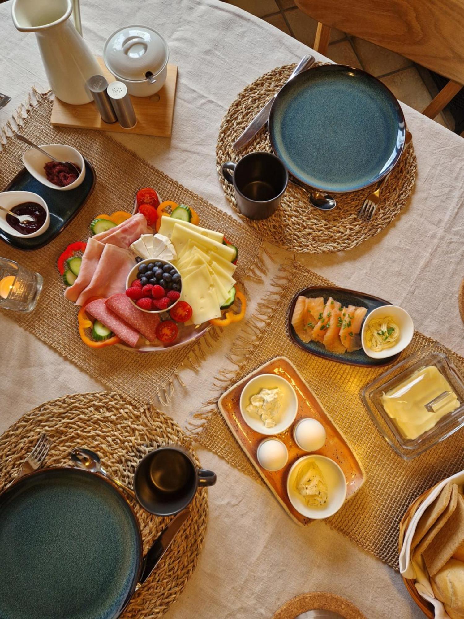 Feinzimmer Mit Feinkost & Wein Marquartstein Extérieur photo